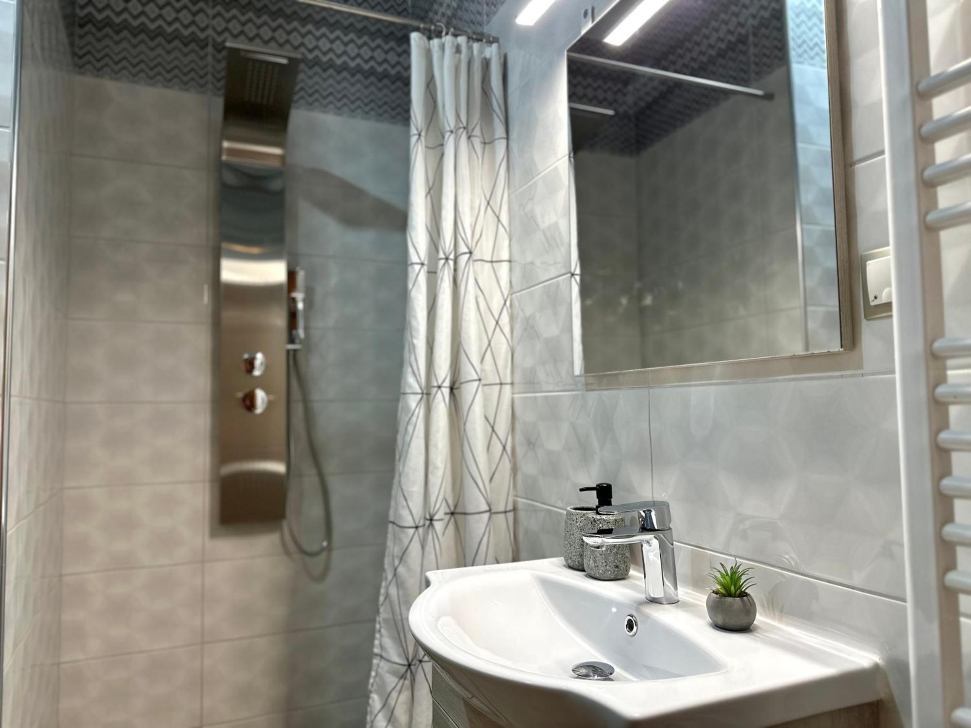 Εmerald Luxury Suite Thessaloniki Exterior photo