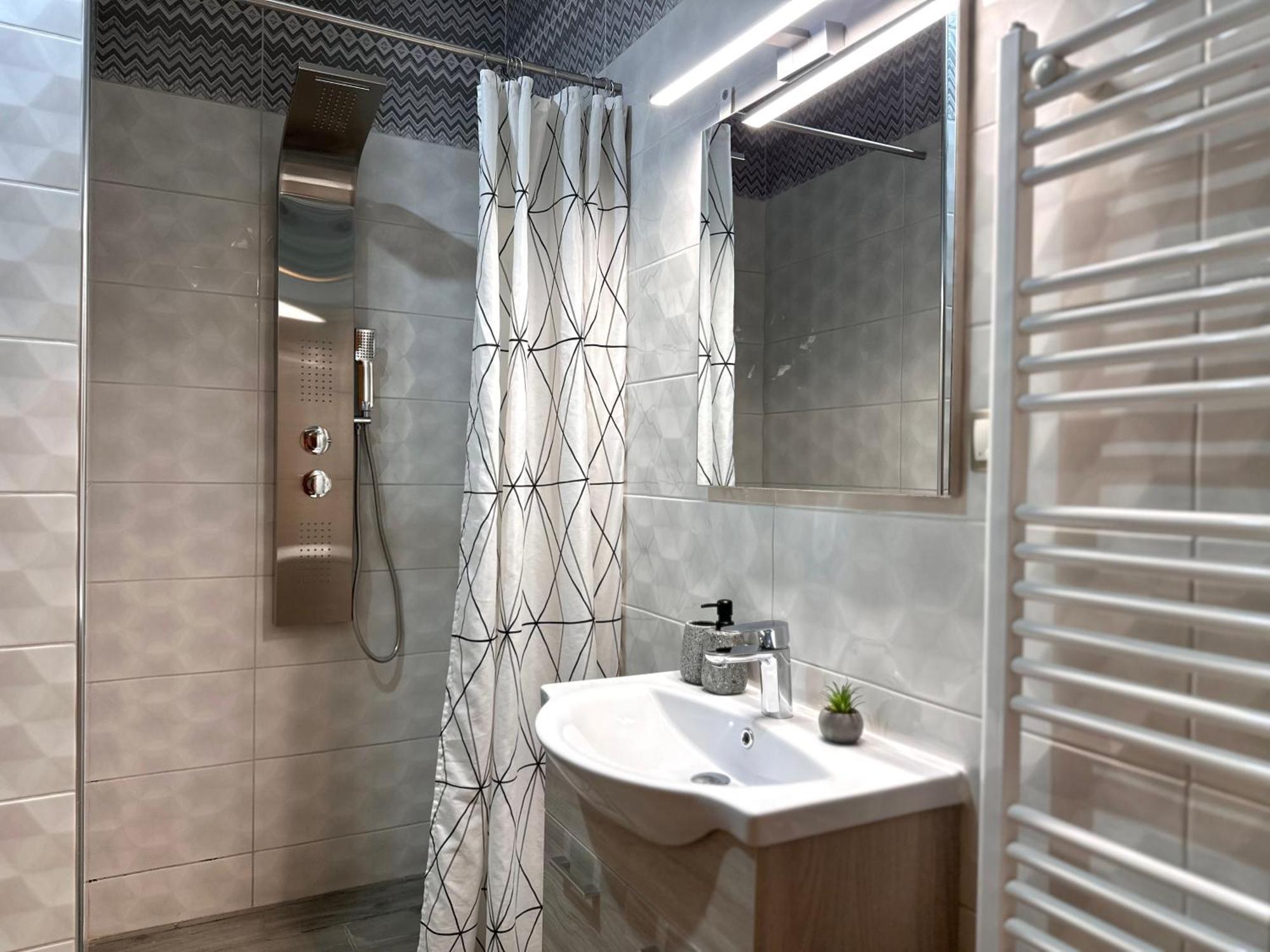 Εmerald Luxury Suite Thessaloniki Exterior photo